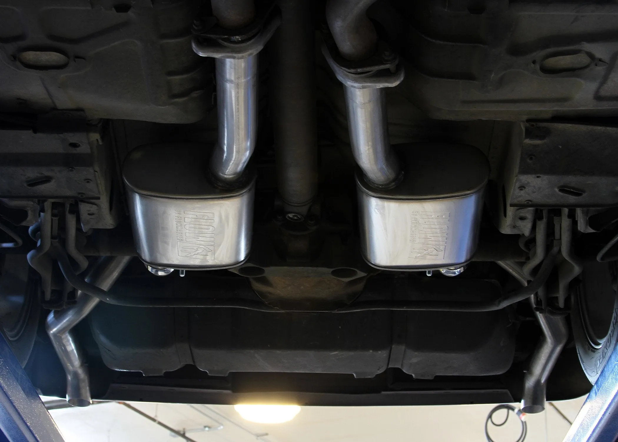 Flowmaster Exhaust Ford Mustang GT 5.0L (87-93) 2.50" Catback - Flow FX 717116