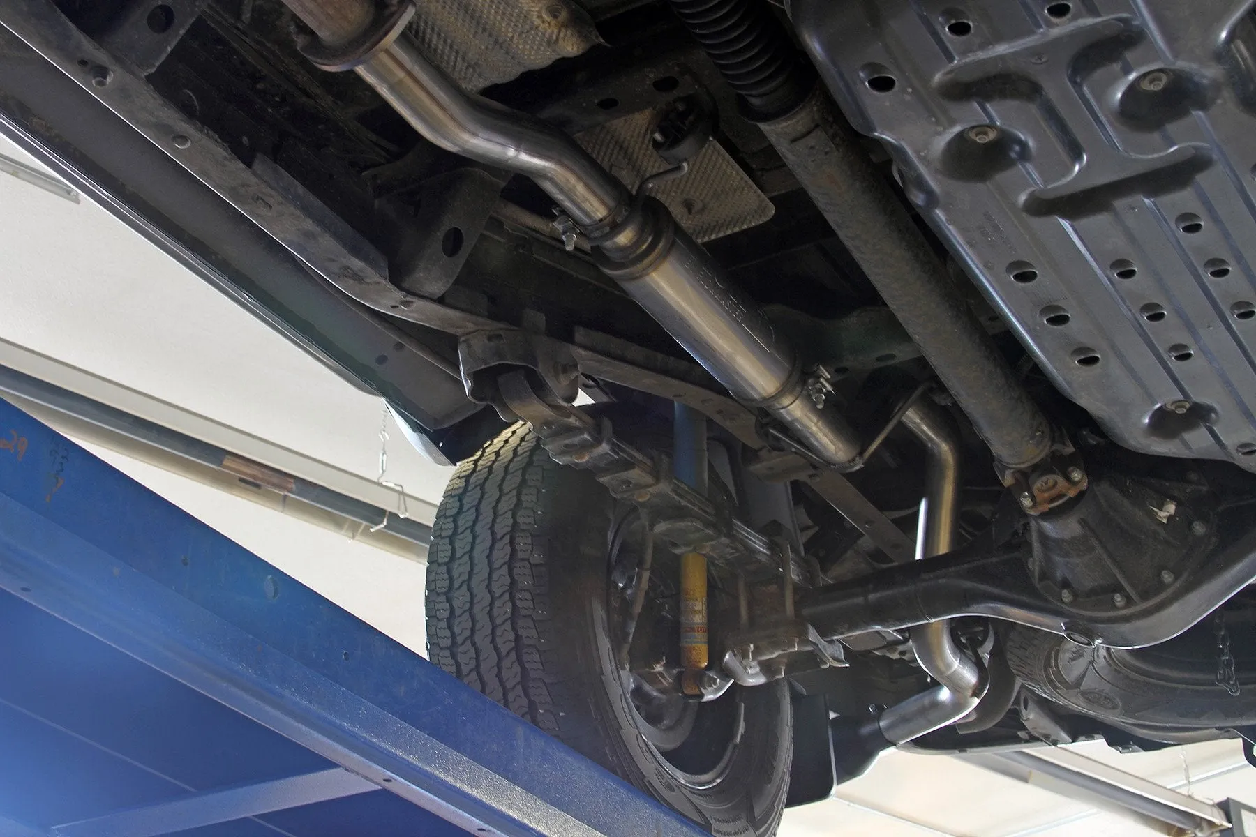 Flowmaster Exhaust Toyota Tacoma 3.5L (16-23) 2.5" Catback  - Flow FX Series 717944